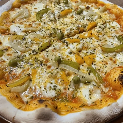 In der heutigen Zeit, in der gesunde Ernährung und bewusster Lebensstil immer mehr an Bedeutung gewinnen, erfreuen sich Low-Carb-Rezepte wachsender Beliebtheit. Besonders Menschen, die auf Kohlenhydrate achten oder eine Low-Carb-Diät verfolgen, suchen nach schmackhaften Alternativen zu herkömmlichen Gerichten. Eine der innovativsten und köstlichsten Lösungen ist die Blumenkohl-Pizza. Diese kreative Variante des klassischen Pizzabodens überzeugt nicht nur durch ihren einzigartigen Geschmack, sondern bietet auch eine hervorragende Möglichkeit, Gemüse auf schmackhafte Weise in die Ernährung zu integrieren.