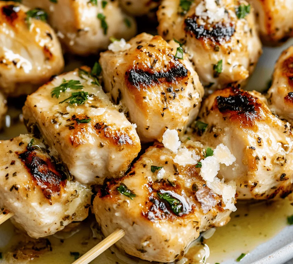 In der Welt der Grillgerichte gibt es kaum etwas Verlockenderes als die Kombination von saftigem Hähnchen, aromatischem Knoblauch und dem herzhaften Geschmack von Parmesan. Die Grilled Ranch Garlic Parmesan Chicken Skewers sind nicht nur ein Fest für die Sinne, sondern auch einfach zuzubereiten und perfekt für jede Grillparty oder als schmackhafte Wochegericht. Diese köstlichen Spieße vereinen die Aromen von frischen Kräutern, würzigem Knoblauch und dem unverwechselbaren Geschmack von Ranch-Dressing, wodurch sie zu einem echten Hit bei Familie und Freunden werden.